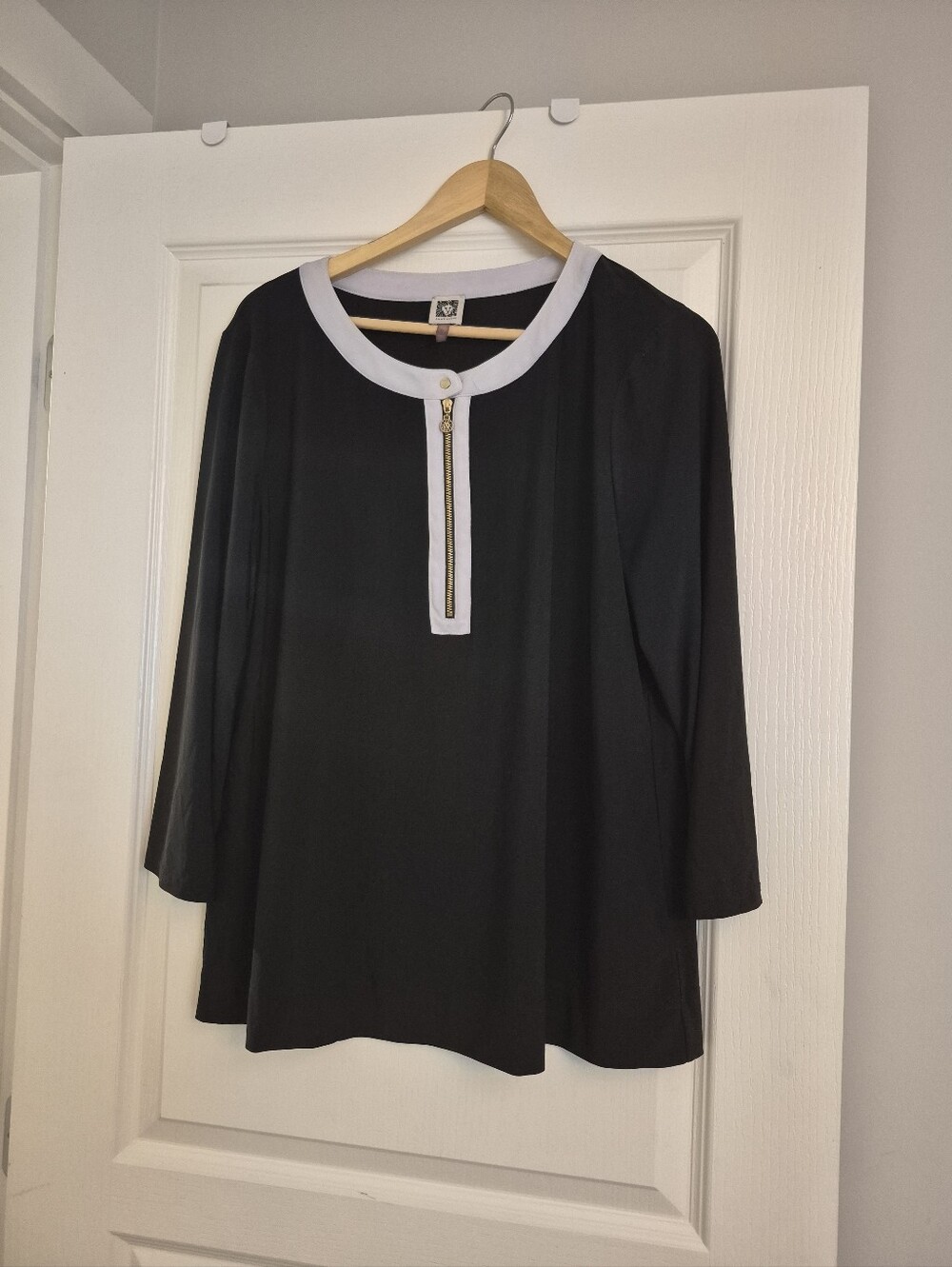 Nine West Black Long-Sleeve Top with White Trim and Gold Zip
